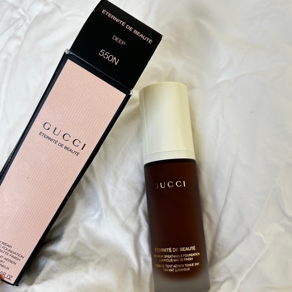 Gucci Éternité de Beauté Foundation - Shade 550N Deep - Picture 3 of 3